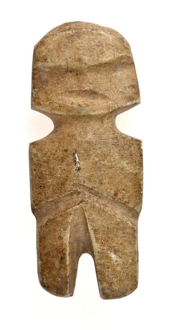 FANTASTIC GUERRERO MEZCALA FIGURINE: Mexico. 4 1/2" Guerrero Mezcala figurine. Nicely made good sized example in cream alabaster. Marked 'MEZ:2:4:18' on the inside of one leg.