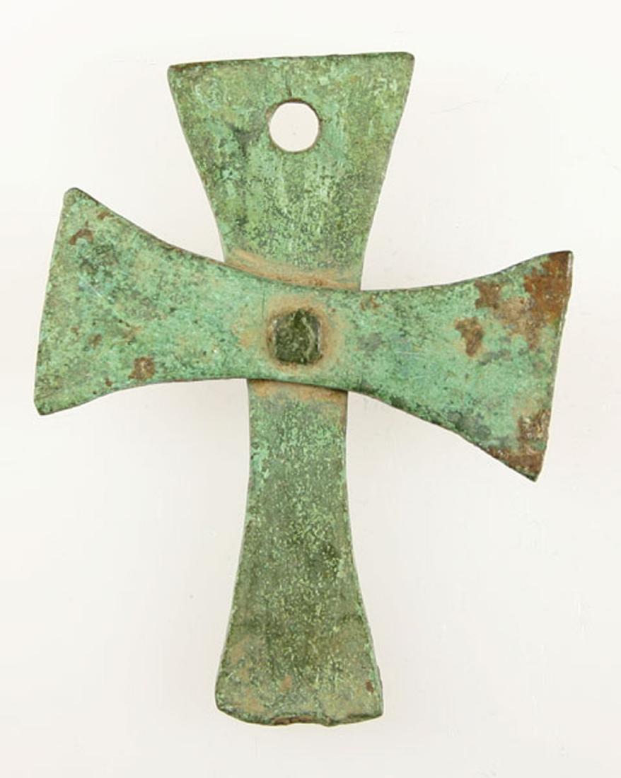 FANTASTIC 6th CENTURY BRONZE BYZANTINE CROSS: 6th Century Byzantine Bronze Cross. Fantastic condition. Bronze. 2 3/8" x 2 3/16".