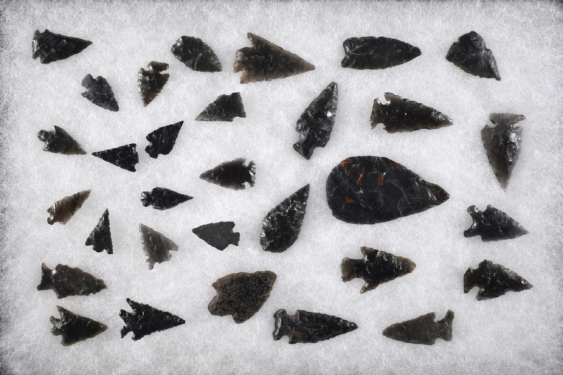 8x12 Display of California Obsidian: Nice assortment of types from the Rohrer Collection.