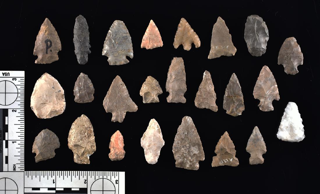 Lot of Canadian Artifacts: Large grouping of mostly projectile points from the Dr. Paul Park Collection. Various types and materials.