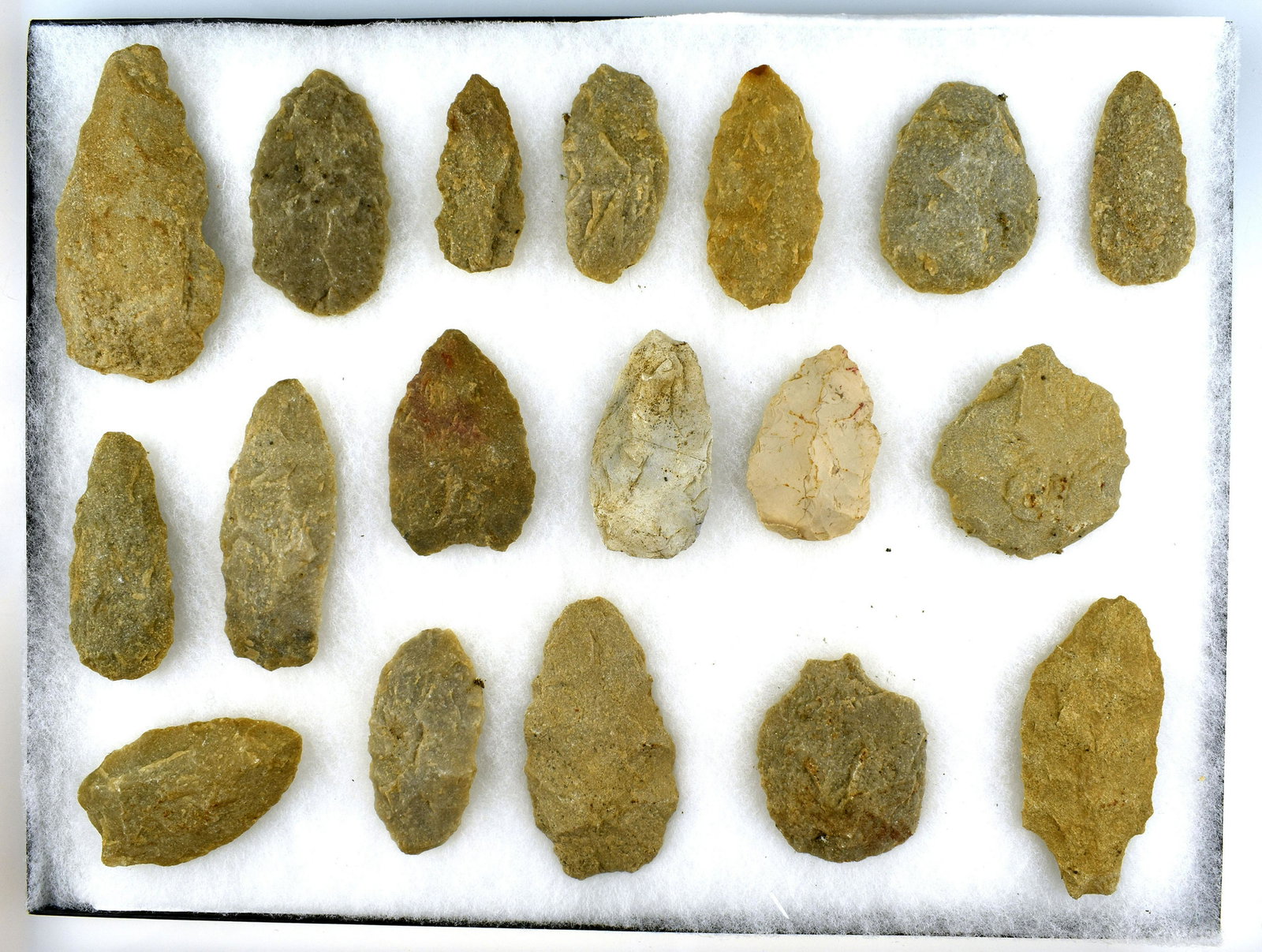 18 Virginia/Carolina Quartzite Points: All from the Cowan Hood estate collection. Variety of colors and sizes - most around 3" +/-. Frame not included.
