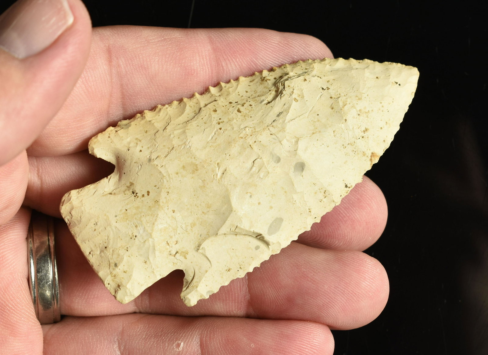 Ultra Fine 3 1/8" Hardin Barbed - Jackson G-10 COA: Expertly crafted of Burlington chert with lethal serrations and loaded with minerals. This one has it all. A true G-10 all the way. Found in Butler Co., Missouri. Ex- Ron Marcou, Paul Stong, and Bill 