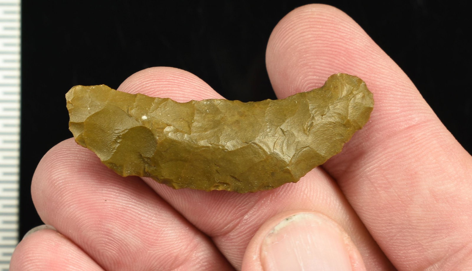 2" Paleo Crescent: Jasper example Nice! Ex Beckett Collection. Lassen Co., California.