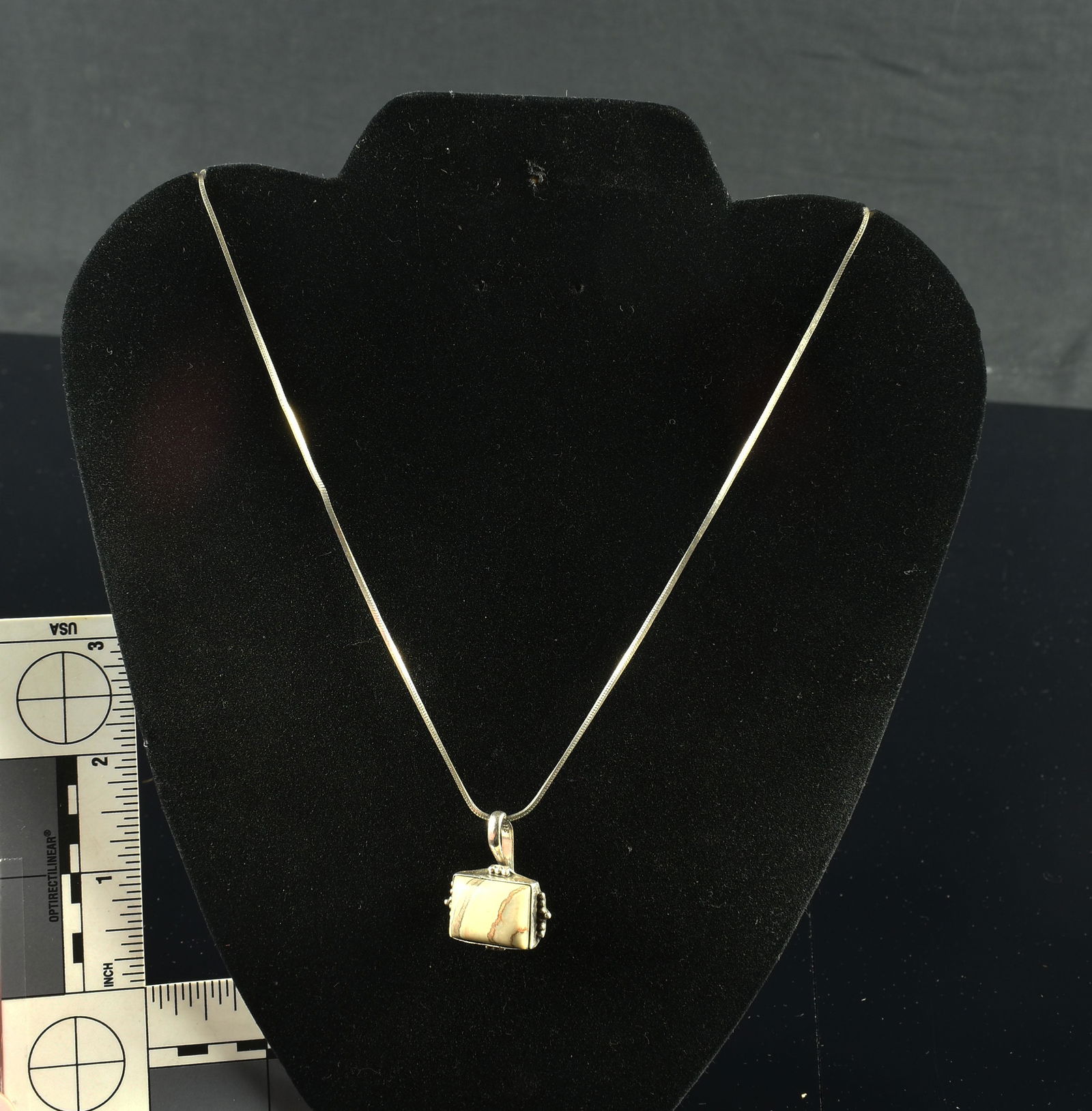 18" Silver Chain with Pendant: Nice Chain with Stone pendant. 10.8g Marked .925