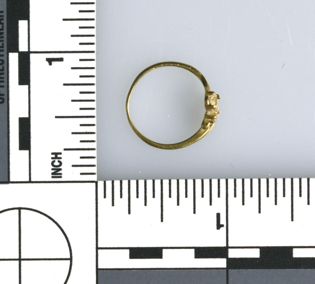 10k Gold Ring: 0.6grams, scrap value. Missing a stone.