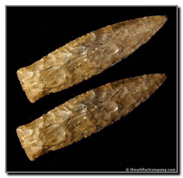 3 15/16" Copena: Exceptionally well made and Large example. Dover Chert. Found by Jimbo Cason while Deer Hunting along Turkey Creek in Stewart Co., Tennessee. Jackson COA.