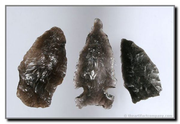 3 Washington Obsidian points: Nice grouping of highly translucent Obsidian points from Washington State. Ground stem Cody, Northern, and Windust.