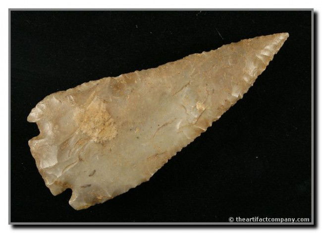 4 3/16" Base Tang Knife: Good example from Central Texas in a higher grade Edwards Plateau. Ex - Terry Allen Collection.