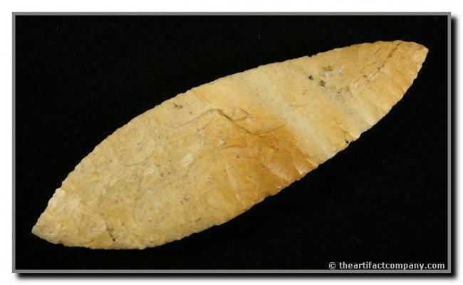 5 5/8" Side Hafted Knife: Excellent flaking on this piece from Marion Co., Missouri. Ex - Bill Heap Collection.