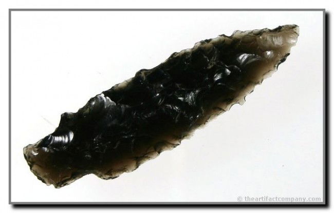2 1/4" Stemmed Obsidian: Built just like a 'Bear' point out of Alaska. Flaked to a medial rige on both sides, highly translucent, and really nice. Found on the Bodle Family Ranch in Klamath Co., Oregon.