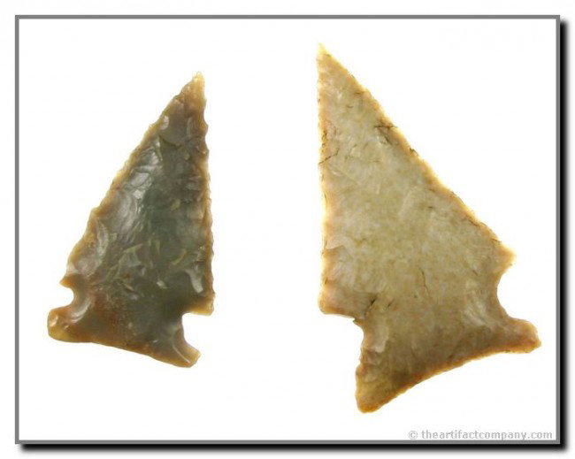 Pair of Excellent Texas Darts: Both is perfect condition and both with nice translucency. Ex- Reed Collection.