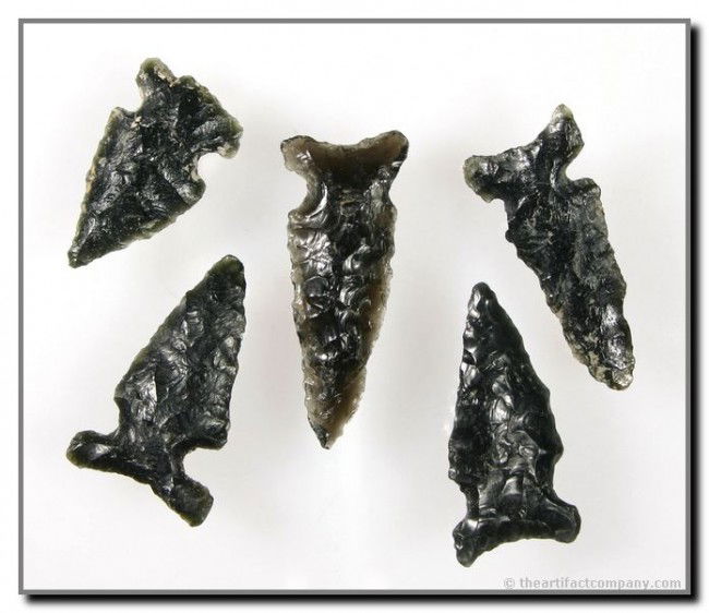 5 Extra Nice Obsidian Side Notches: Longest 1 1/2". All found on the Bodle Family Ranch in Klamath Co., Oregon.