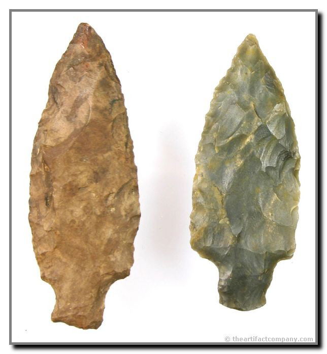 Pair of Extra Nice Tennessee Stemmed Points: 3 1/16" Dark Chocolate Dover Mulberry Creek and a 2 3/4" Sonora Adena. Both extra nice. Old Tennessee Collection.