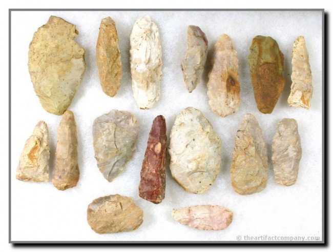 15 Piece Mini-Collection of Nice Knives from Kentu: Lots of colors sizes and shapes including some obvious small flint celts. Carter, Boyle, Breathitt and more. All Bath Co., Kentucky. Ex- Short Collection. Biggest 3 inches long.