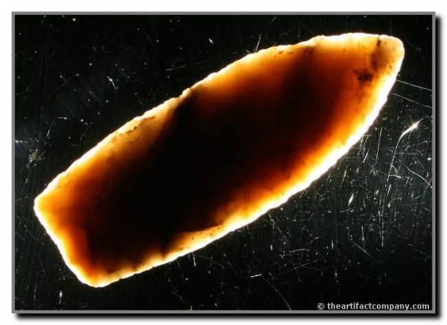 2 3/4" Agate Basin - Baker G9 COA: Nice example in banded Burlington. Found in Missouri. Ex- Terry Allen Collection. Baker G-9 COA.