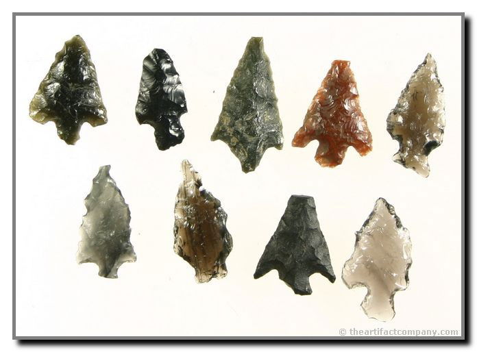 Collection Of 9 Great Little Darts From Oregon: The 9 Obsidian pieces here have some great color variants including red. All there piece come out of Klamath Co., Oregon and are all around 3/4" in length. Ex- Bodle.