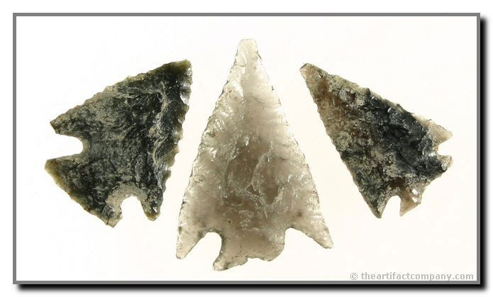 3 Fantastic Elko Corner Notched Points: 3 great Elko Corner Notched points from Klamath Co., Oregon. These Obsidian pieces range from 1 1/4" - 1 3/4" in length. EX-Bodle.