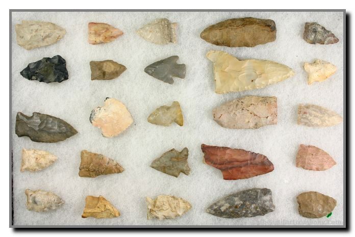 25 piece Indiana Mini-Collection/Dealer Lot: Lots of color here. Clay Co., Indiana. Ex - John Miller Collection. Longest 3 1/8"