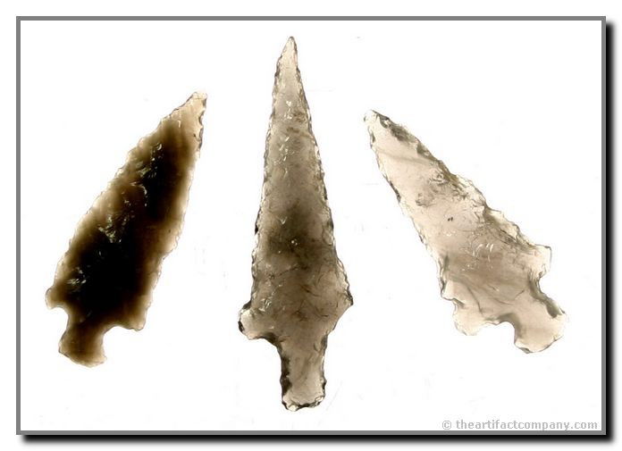 Lot Of 3 Obsidian Points 1 Dagger And 2 Stemmed Da: This great mini collection consists of a Dagger point and 2 stemmed darts. All are translucent Obsidian and come from Klamath Co., Oregon. Found by Justin Matthews. The longest one is 1 1/2".