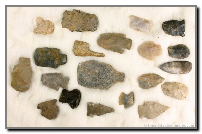 20 Piece Kentucky Mini-Collection/Dealer Lot: Scrapers, points, knives. Central Kentucky. Longest 2 9/16"