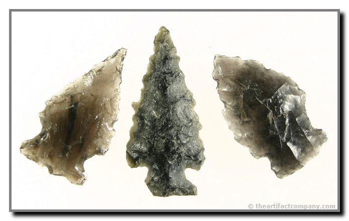 Group Of 3 Points Includes A Great Bullhead: Lot of 3 fantastic Obsidian points from Klamath Co., Oregon includes a stunning and translucent 1 5/16" Bullhead. Ex- Bodle.