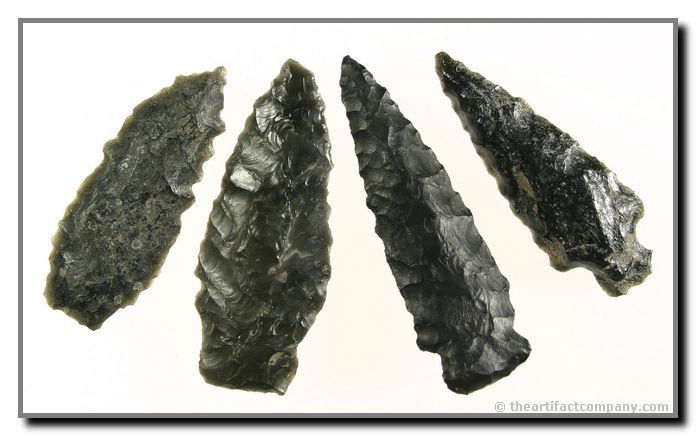 4 Stemmed Form Obsidian Points from Oregon: 4 great Obsidian stemmed variants from Klamath Co., Oregon. Lengths range from 2" - 2 3/8". Ex- Bodle.