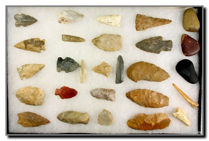 27 Piece Indiana Mini-Collection/Dealer Lot: Nice cluster from the John Miller collection. Clay Co., Indiana. Tools and points. Longest 2 13/16"