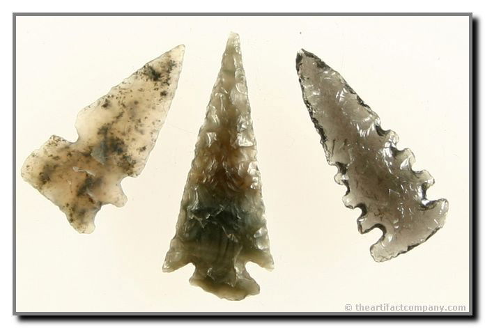 3 Southwestern Birdpoints: Temporal and others represented. Ex - George Green Collection. Obsidian and agate. Longest 1 1/4