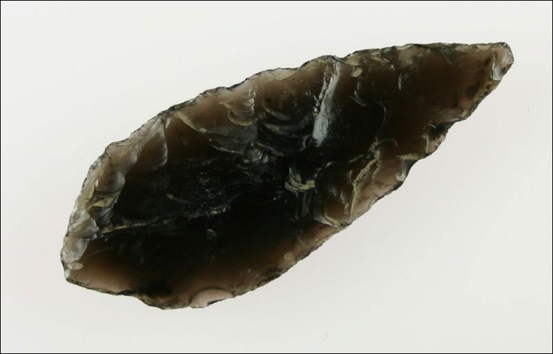 2 7/8" Cascade Knife: Gorgeous translucent glossy black Obsidian. Nice size and symmetry. Found in Central California. Ex- Bo Hulse Collection.