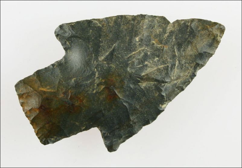 2 7/16" Adena Robbins: Classic 'Rocket ship on a launching pad' form. Pretty banded Dover Chert. Found in Logan Co., Kentucky.