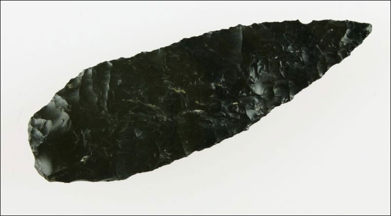 Killer 2 3/8" Obsidian Windust - Jackson 'G-8' COA: Superb flaking. Excrucatingly well executed. Glossy high grade Obsidian. Nice needle tip. Found in Lake Co., Oregon. Ex- Kirkpatrick Collection. Jackson 'G-8' COA.