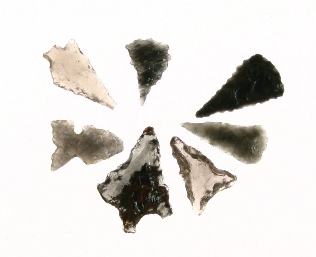 Lot of 7 Obsidian Mini's: All found in Oregon. Biggest is 3/4". Many are super, super small. Really neat relics.