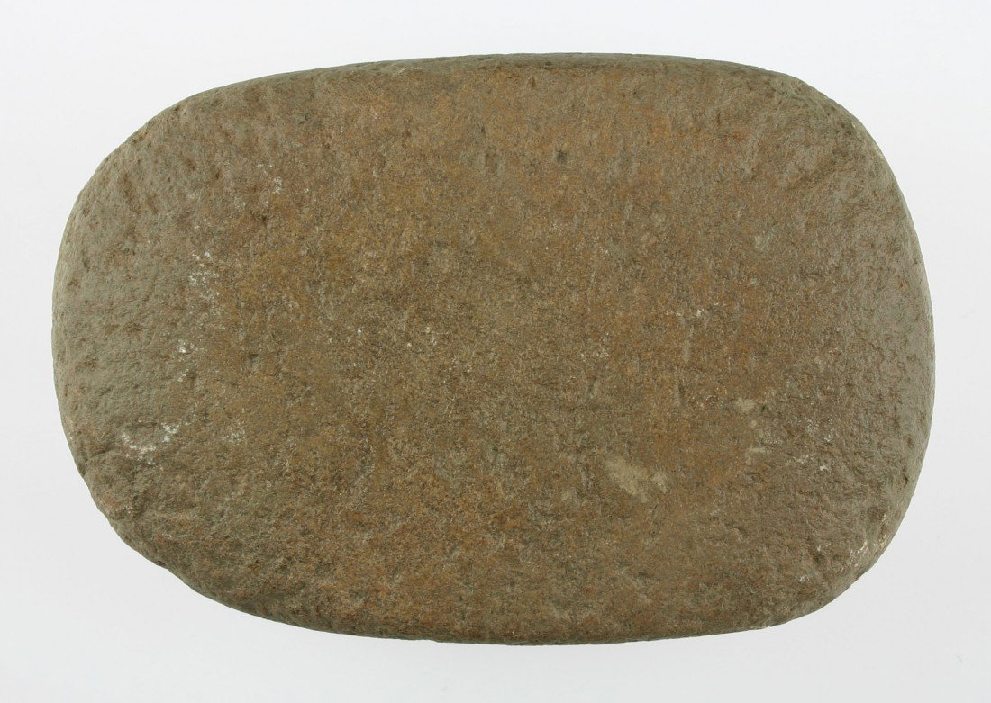 Super 5 1/4" Quartzite Mano: Polished over its entirety. Measures 5 I 1/4 nches long by 3 1/4 inches wide by a flat 1 3/8" tall. Pretty highly polished pinkish quartzite. Found in Coconino Co., Arizona by Lance Voss on his proper