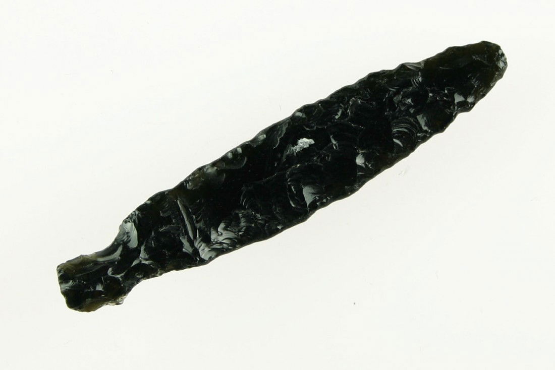 Rare 2 1/2" Obsidian 'Personal Knife': Worn suspended around the neck or on a belt. Rare form. Pretty glossy jet black Obsidian with nice length. Found in Lake Co., Oregon.