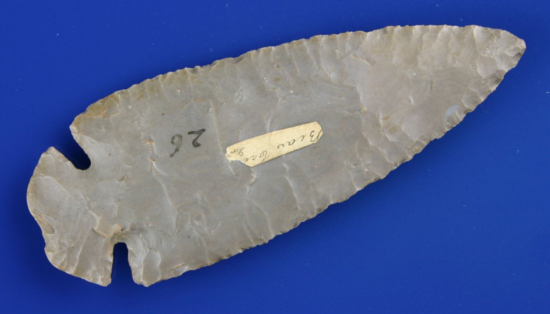 Superb 4" Dovtail - Jackson 'G-9' COA: Just about as good as they get. Almost first stage exhibiting just one light resharpening with literally no bevel. Nice indented base form. Light gray Hornstone. Old collector label reads - 'Bear Cree