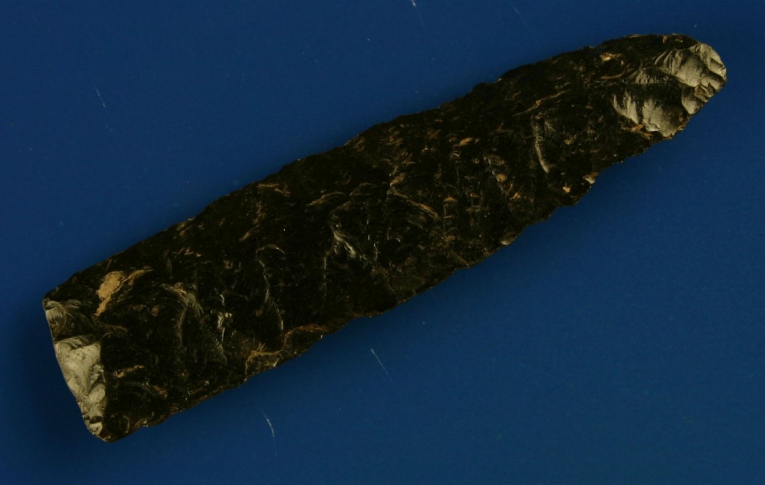 Killer 2 5/8" Eden - Davis COA: Jet black glossy Obsidian with Cody flaking to a median ridge on both sides. Recovered in Lake Co., Oregon. Davis COA.