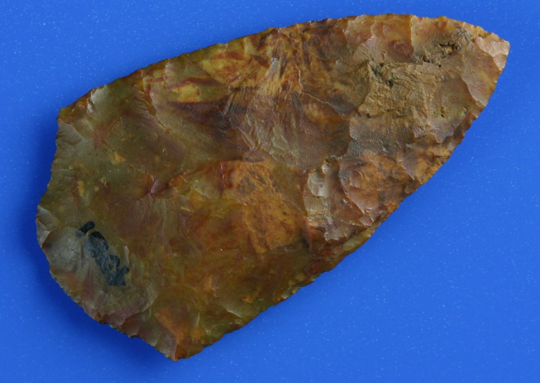 078: 2 3/8" Morrow Mountain - Davis 'G-10' COA: Thin, translucent, and beautiful orange and red Agate. Found in North Carolina. Davis 'G-10' COA.