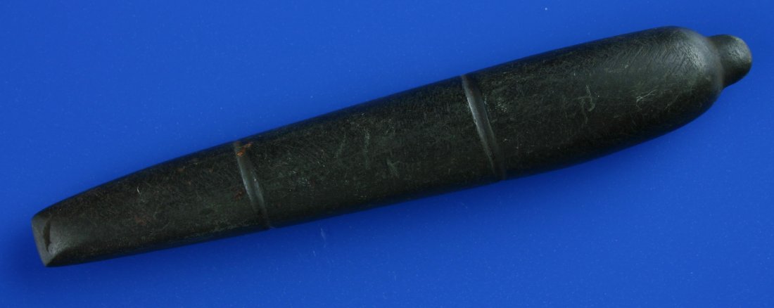 5 7/8" Lizard Effigy - Jackson/Partain COAs: Black slate example from Hamilton Co., Ohio. Jackson and Partain COAs.