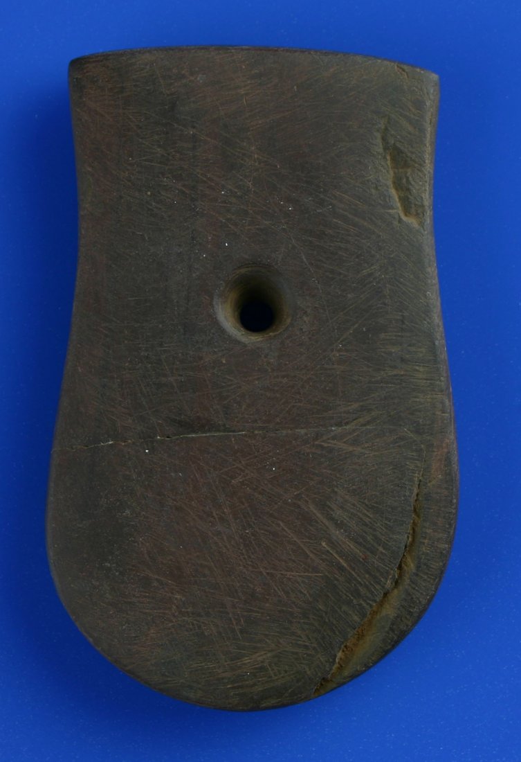 3 1/2" Keyhold Pendant - Jackson/Partain COAs: Brown slate example from Pike Co., Ohio. Ex - Mark Hampton Collection. Cracked but stable. Jackson/Partain COAs.