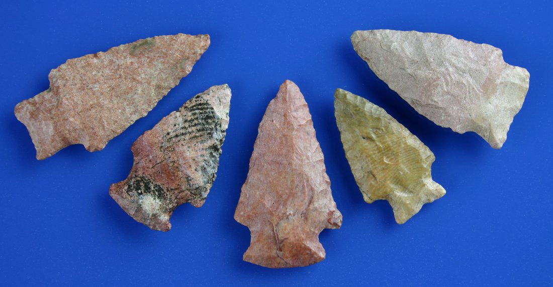 5 Beautiful Kay County (Oklahoma) Darts: Biggest is 2 1/4". All made of extremely pretty Kay County Chert. All thin and excellent. Found over the years by Homer Wooley in Kay Co., Oklahoma.