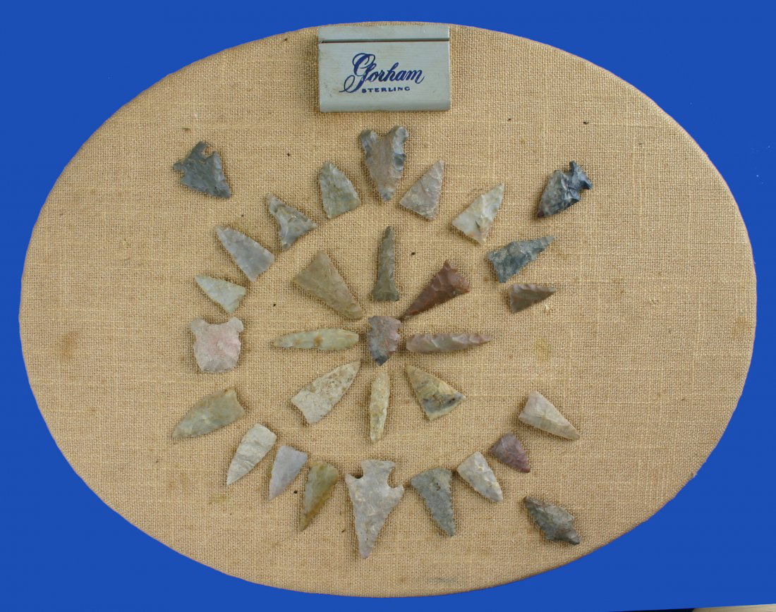 Plaque of 31 Points: Attractive plaque of 31 points from the Joe Daugherty Collection. Various types/materials however all appear to be KY/OH.