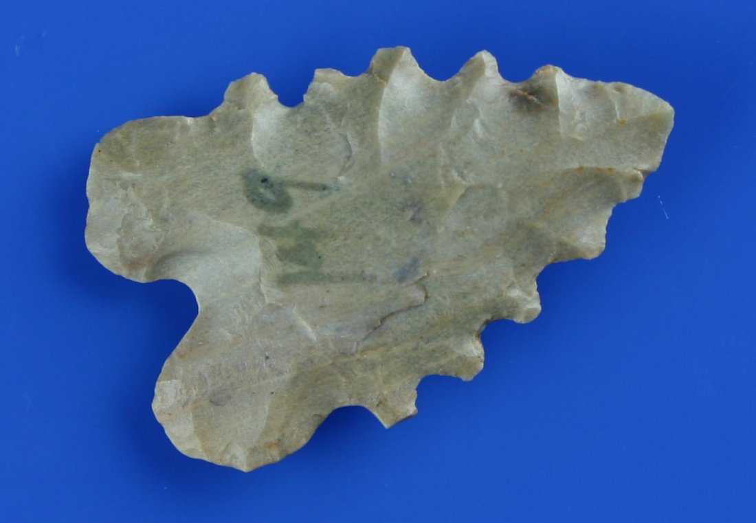 1 9/16" LeCroy: Nice serrations on this near-perfect example in banded Carter Cave Flint from Central Kentucky.