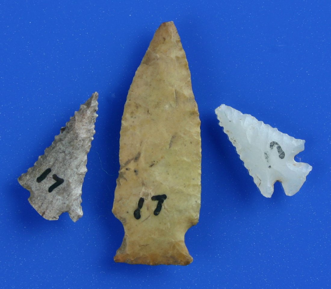 3 Arkansas Darts: Big one measures 1 3/4". All three found by Harvey McGehee (pictured in Who's Who in Indian Relics #3, pg 222-223) on one site in Jefferson Co., Arkansas.