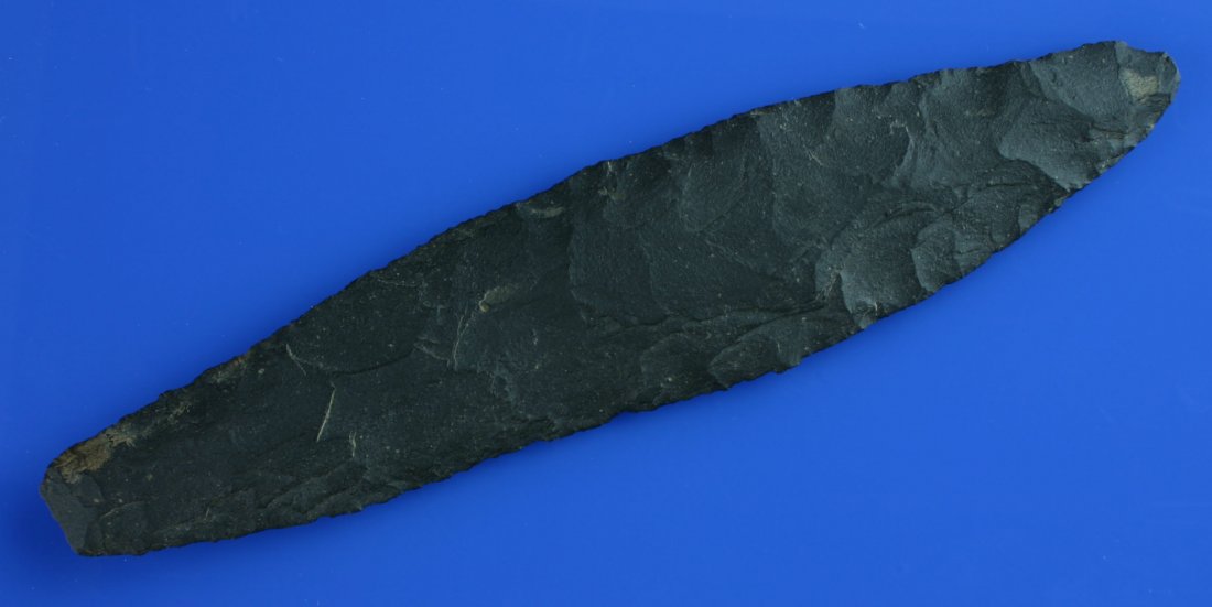 9" Cordilleran Knife: Super, slender, intact example from Washington State. Basalt.