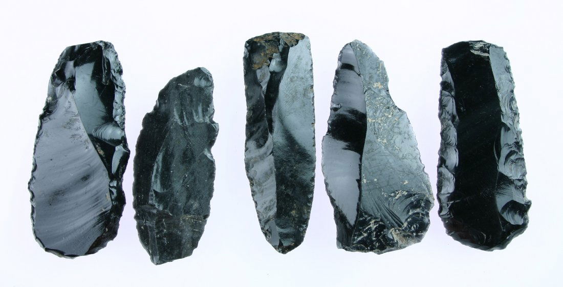 5 Excellent Pre-Columbian Obsidian Flake Knives: Uniface humped multi-purpose tools. Knives, scrapers, fleshers. All excellent. Great flaking. Glossy Jet Black Obsidian. Old collection. Biggest is 4 1/4". Colima Culture.