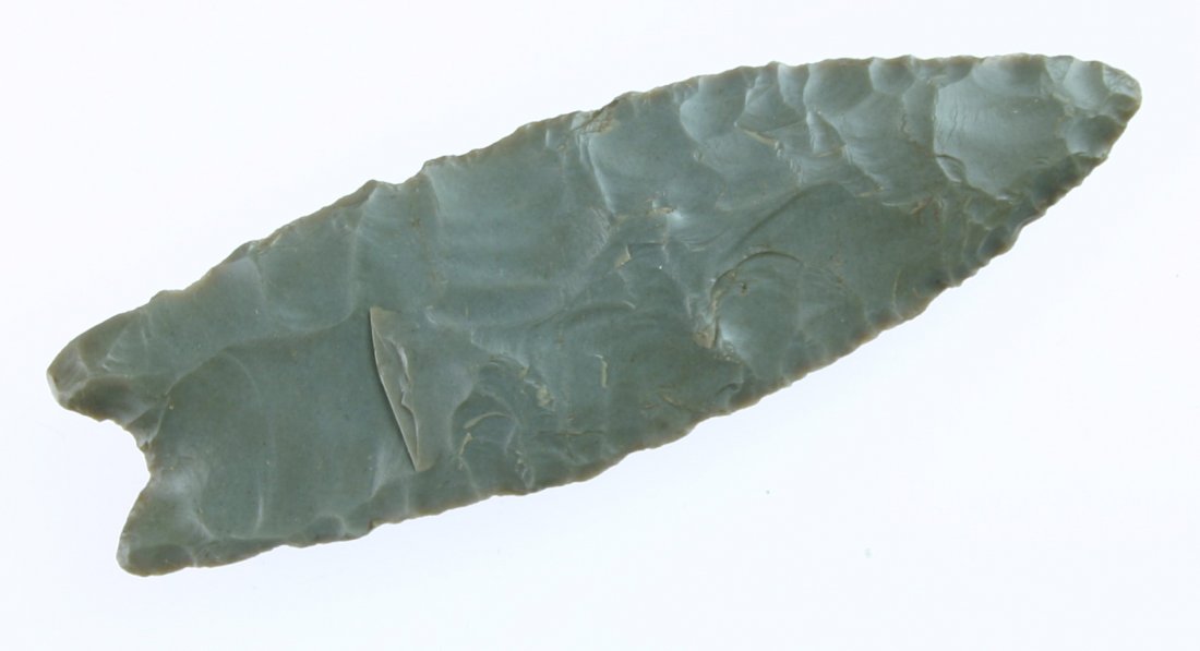 3 5/8" 'Gainey Variety' Clovis - Jackson & Howard C: Rare form. Thin and nicely fluted on both sides. Pretty well patinated gun metal gray Indiana Hornstone. Found in Spencer Co., Indiana. Ex- Jack Litchfield Collection. Jackson and Howard COA's.