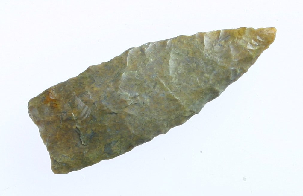 1 7/8" Milnesand - Jackson COA: Well patinated extra nice example. Great thinning and flaking. Glossy high grade chert. From Kansas. Jackson COA.