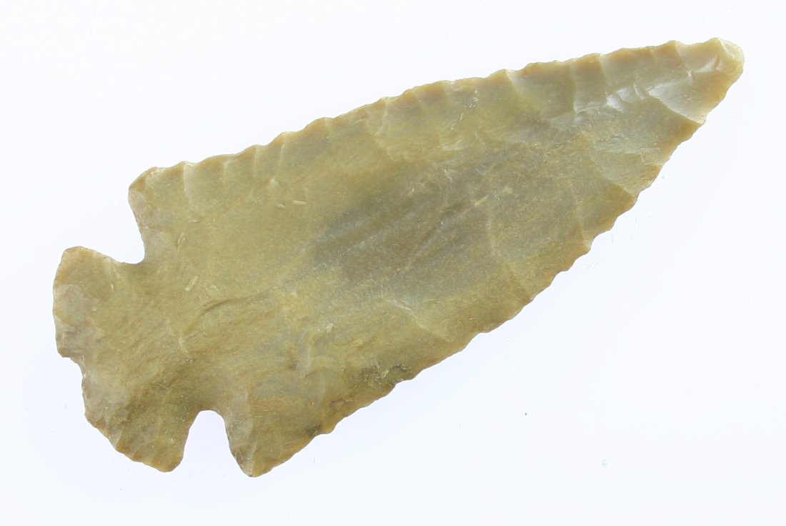 3 1/16" Notched Base Dovetail - Jackson COA: Rare notched base variety with lethal serrations. Made of pretty Carter Cave flint. Brown Co., Ohio. Jackson COA.