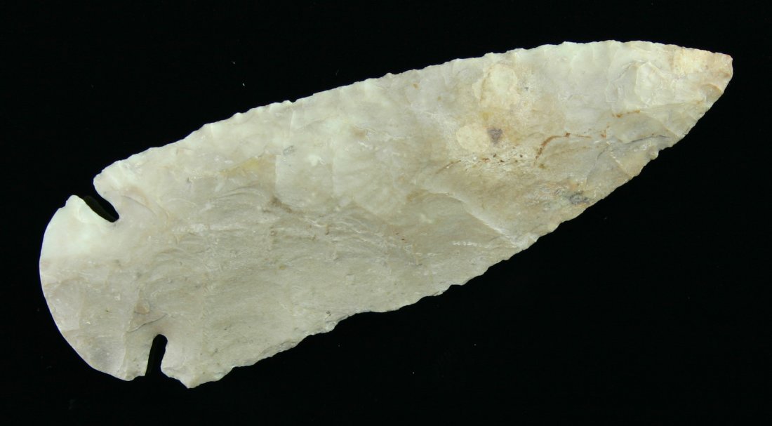 3 13/16" Dovetail: Nicely made Missouri example in a cream chert. Good mienralization. Ex - Gilbert Collection