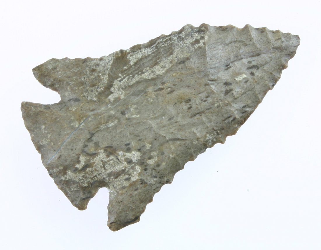 3" Pinetree - Jackson G-10 COA: Literally flawless in every detail. Amazing lethal serrations all along both blade edges. Pretty speckled Dover Chert with nice sheen/patination and excellent overall eye appeal.. Stewart Co., Tenness